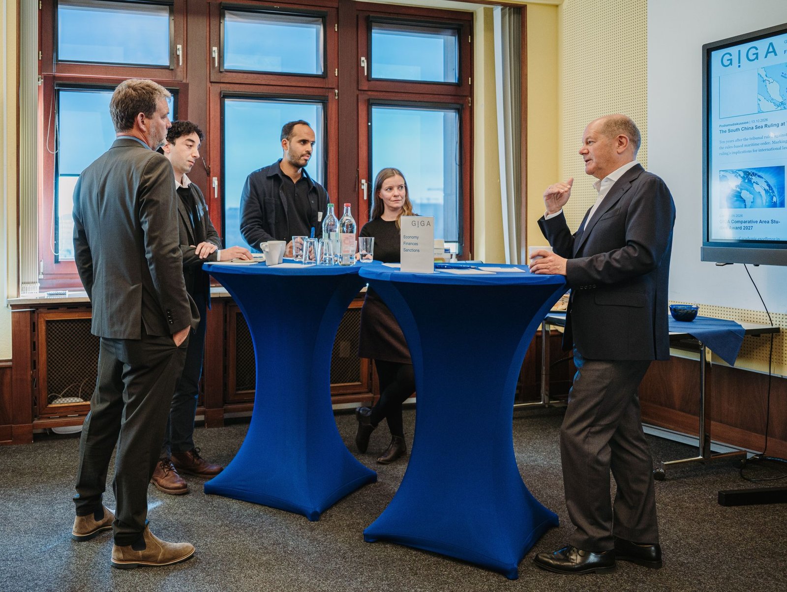 Participants in the research-policy exchange at GIGA